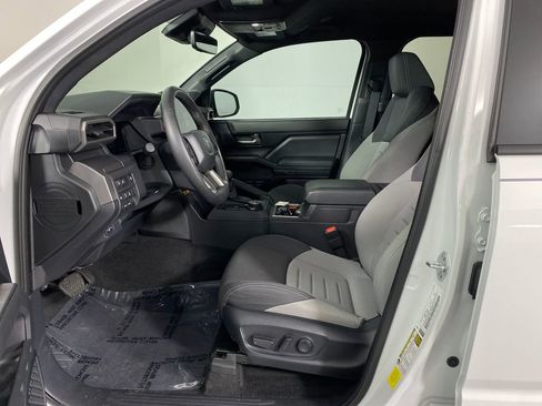 Used 2024 Toyota Tacoma TRD Off-Road w/ TRD Off Road Upgrade Package image 7