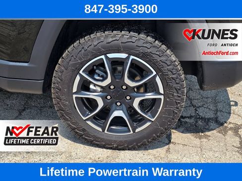 Used 2024 Jeep Compass Trailhawk AWD/4WD image 11