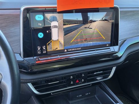 Used 2024 Volkswagen Atlas SEL Premium R-Line image 10