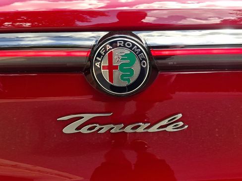 Used 2024 Alfa Romeo Tonale Ti w/ Premium Interior Package AWD/4WD image 24