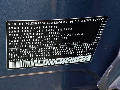 Used 2020 Volkswagen Tiguan SEL AWD/4WD image 25