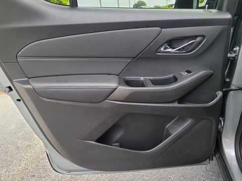 Used 2023 Chevrolet Traverse LT w/ LPO, Floor Liner Package image 12