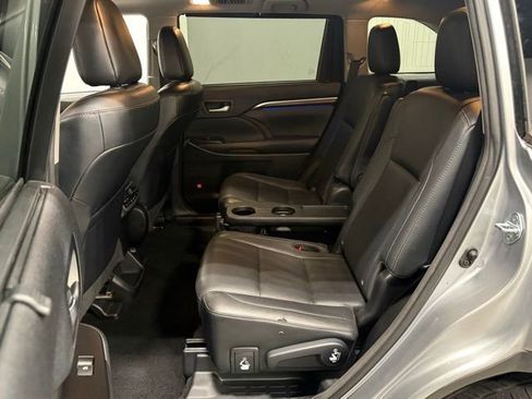 Used 2016 Toyota Highlander Limited Platinum FWD image 36