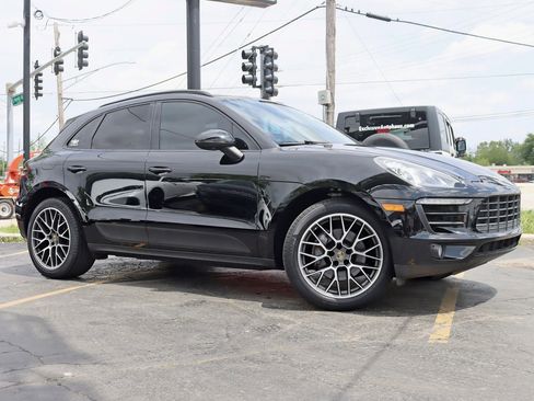 Used 2018 Porsche Macan Sport Edition AWD/4WD image 2