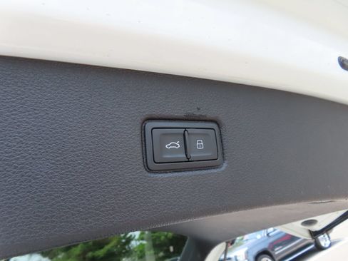Used 2023 Audi Q7 3.0T Premium Plus AWD/4WD image 40