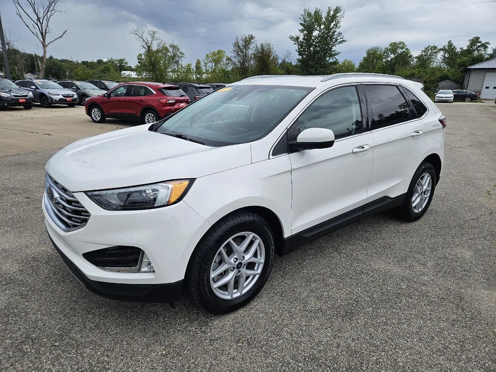 Used 2022 Ford Edge SEL w/ Convenience Package AWD/4WD image 3