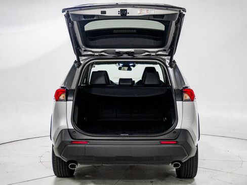 Used 2022 Toyota RAV4 XLE Premium AWD/4WD image 8