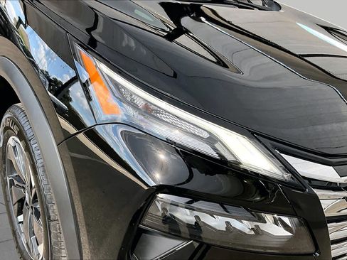 Certified 2025 Nissan Rogue SV AWD/4WD image 27