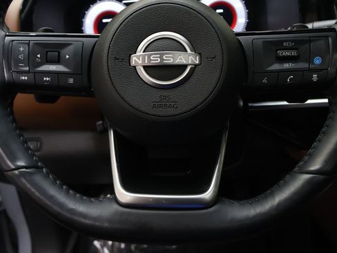 Used 2024 Nissan Pathfinder Platinum AWD/4WD image 19