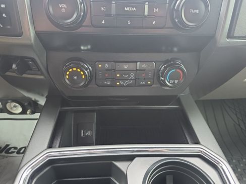 Used 2020 Ford F250 XLT w/ XLT Premium Package AWD/4WD image 23