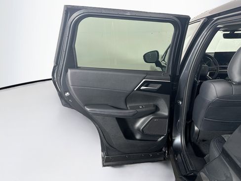 Used 2025 Mitsubishi Outlander SE FWD image 35