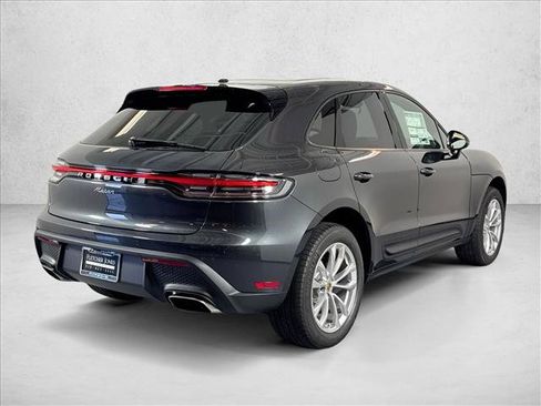 Certified 2026 Porsche Macan AWD/4WD image 9