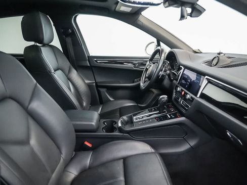 Certified 2024 Porsche Macan S AWD/4WD image 21