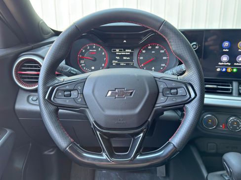 Used 2025 Chevrolet Trax RS w/ Driver Confidence Package FWD image 18