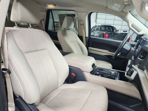 Used 2024 Ford Expedition XLT RWD image 38