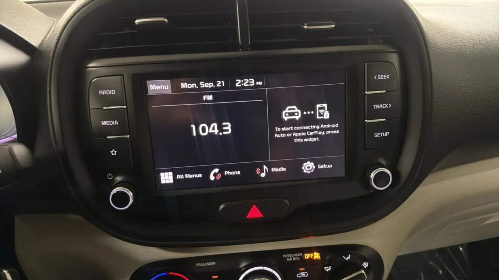 Used 2023 Kia Soul LX FWD image 14