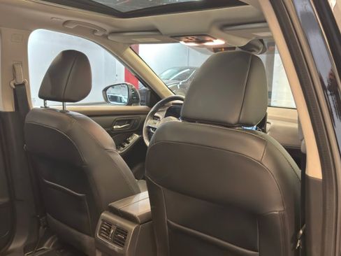 Used 2022 Nissan Rogue SL w/ SL Premium Package image 37