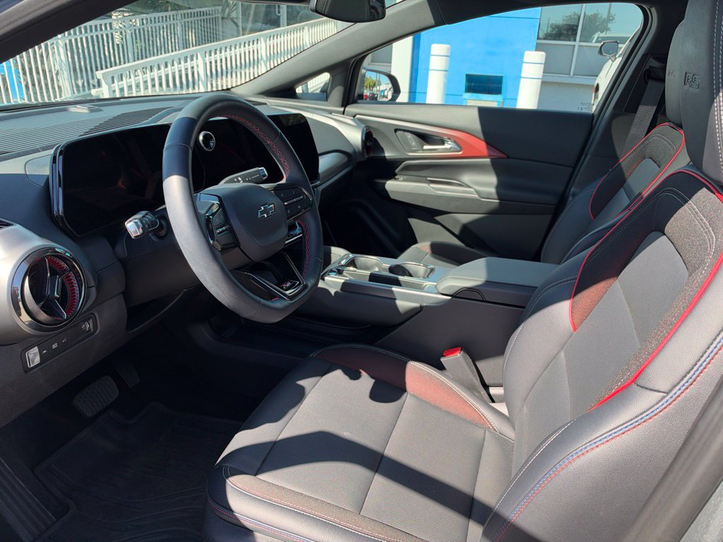 Used 2024 Chevrolet Equinox EV RS w/ LPO, Trailering Package FWD image 16