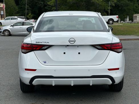 Used 2025 Nissan Sentra SV FWD image 7
