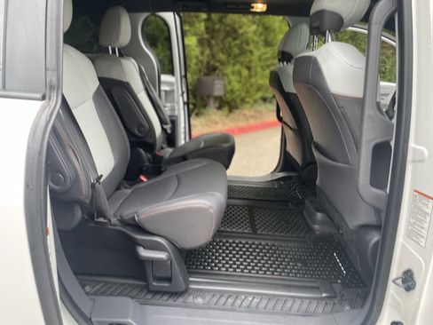 Used 2023 Toyota Sienna XSE image 20