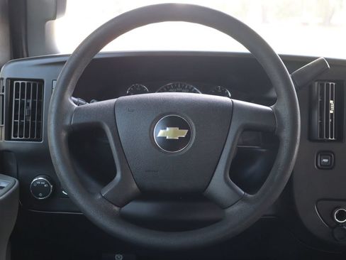Used 2018 Chevrolet Express 2500 Extended RWD image 21