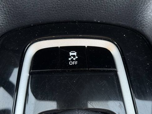 Used 2025 Toyota Corolla LE FWD image 21