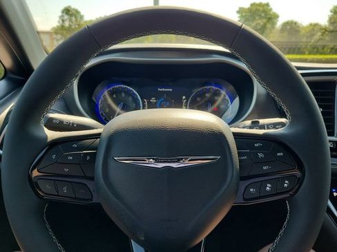 New 2026 Chrysler Pacifica Select image 18