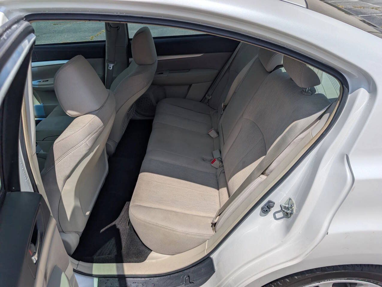 Used 2013 Subaru Legacy 2.5i Premium w/ All-Weather Pkg + Moonroof AWD/4WD image 40
