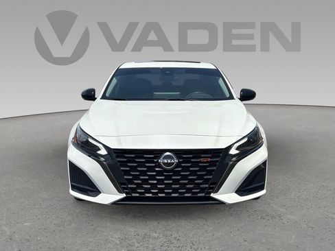 Used 2023 Nissan Altima 2.0 SR FWD image 26