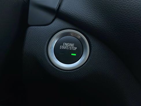 Used 2024 Chevrolet Equinox LT image 32