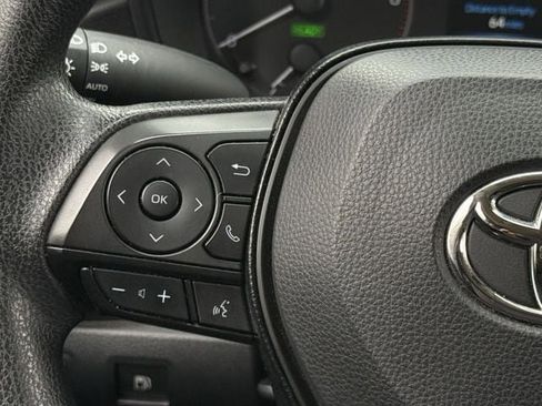 Used 2025 Toyota Corolla LE FWD image 14