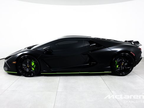 Used 2024 Lamborghini Revuelto AWD/4WD image 7