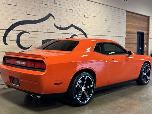 Used 2009 Dodge Challenger R/T w/ Electronics Convenience Group RWD image 4