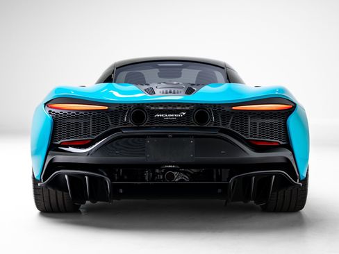 Used 2023 McLaren Artura image 23