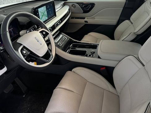New 2026 Lincoln Aviator Black Label w/ Jet Appearance Package image 9