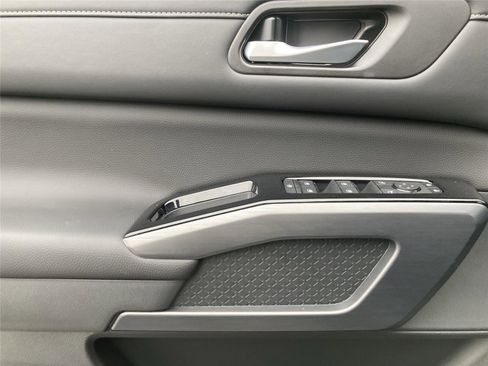 New 2026 Nissan Pathfinder SL image 28