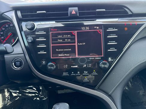 Used 2020 Toyota Camry XSE FWD image 17