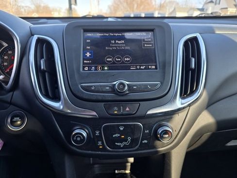 Used 2022 Chevrolet Equinox LT image 31