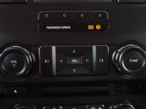 Used 2017 Ford F550 2WD Crew Cab Super Duty image 31