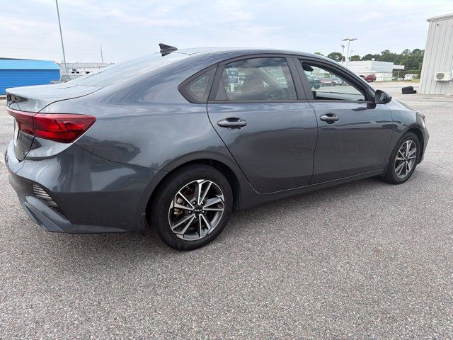 Used 2022 Kia Forte LXS FWD image 3