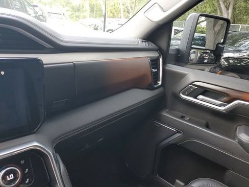 Used 2025 GMC Sierra 2500 Denali w/ Denali Reserve Package AWD/4WD image 26