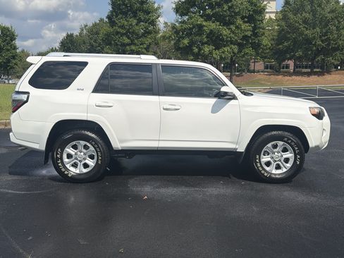 Used 2015 Toyota 4Runner SR5 RWD image 10