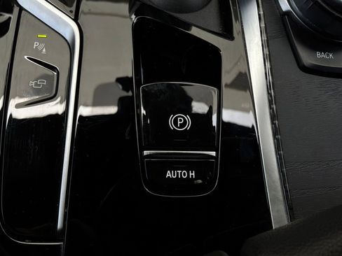 Used 2021 BMW 530i w/ Premium Package RWD image 26
