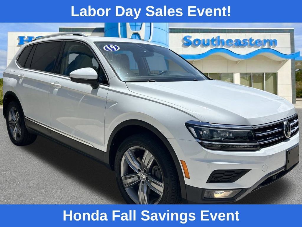 Used 2019 Volkswagen Tiguan SEL Premium AWD/4WD image 3