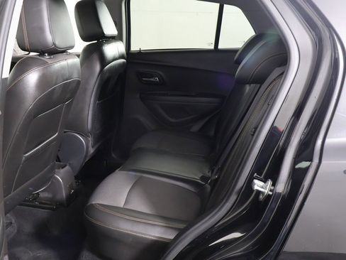 Used 2018 Chevrolet Trax LT w/ Sun & Sound Package image 27