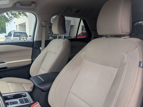 Used 2023 Ford Explorer XLT RWD image 14