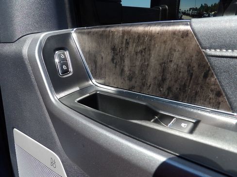 Used 2025 Ford F250 Lariat AWD/4WD image 41