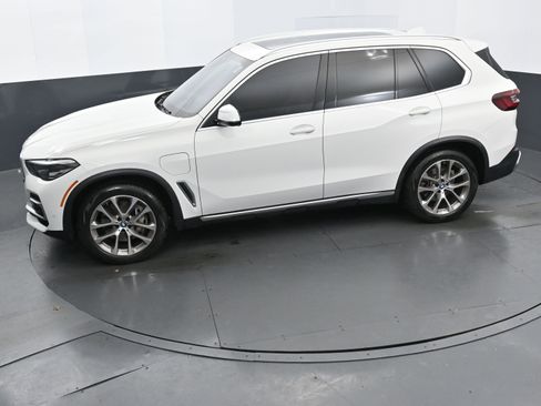 Used 2022 BMW X5 xDrive45e w/ Luxury Seating Package image 29