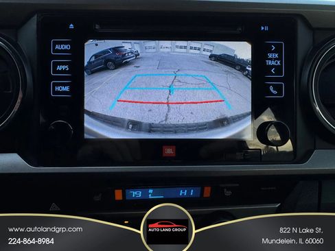 Used 2018 Toyota Tacoma Limited image 15