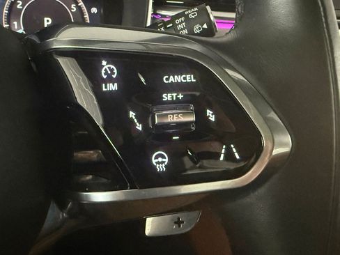 Used 2024 Jaguar F-PACE R-Dynamic S image 16